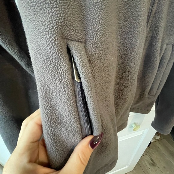 Bench woman’s lavender Fleece Hoodie size medium - Picture 2 of 9